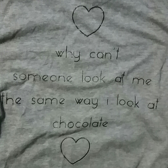 Cute tee - Picture 2 of 2